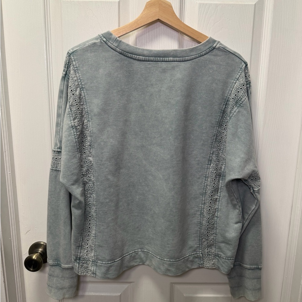 Jane + Delancy Pullover Crew Neck, Large, Blue/Gray, Long Sleeve, Eyelet Detail - Picture 3 of 10